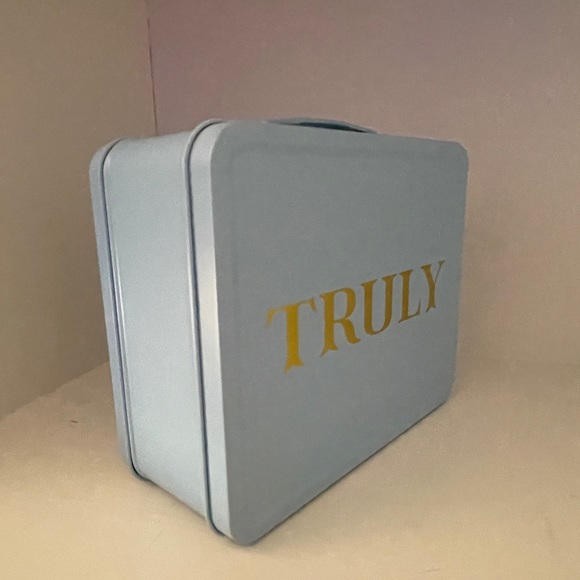 Truly | Tin Box | Lunch Box - Picture 5 of 7